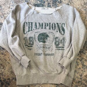 Arizona Jean Company Gray Graphic Sweater
